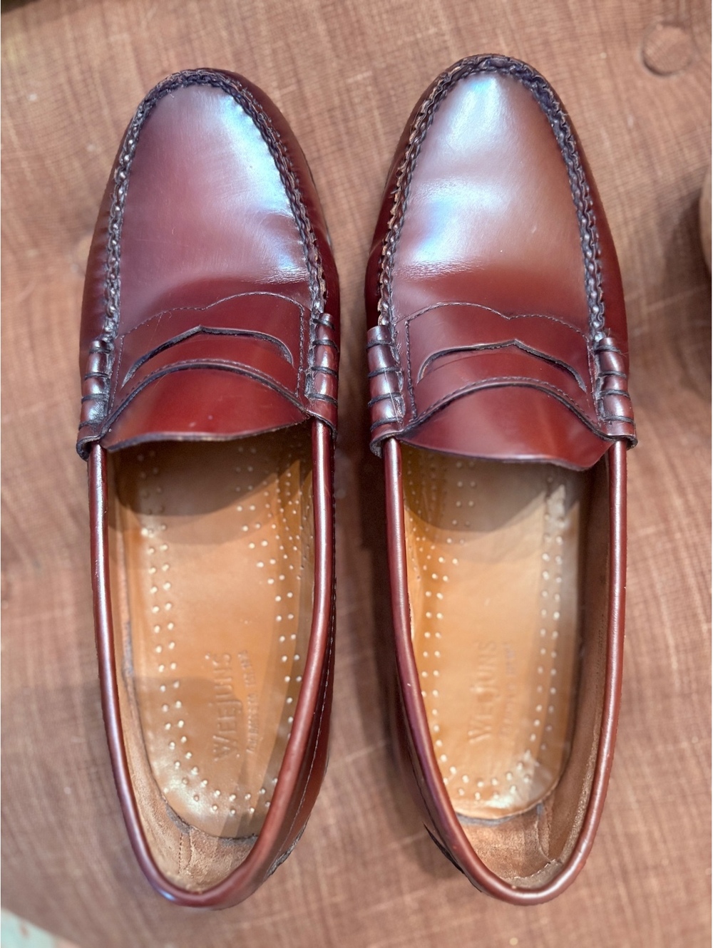 GH Bass “Weejuns” 9.5D Classic Oxblood Burgundy/Brown Leather Penny Loafers
